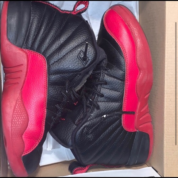 Jordan 12 - Picture 3 of 4